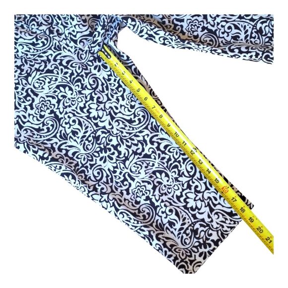 Tommy Hilfiger Slim Stretch Capri Waverly Black White Floral Size 16 Excellent - Picture 14 of 16